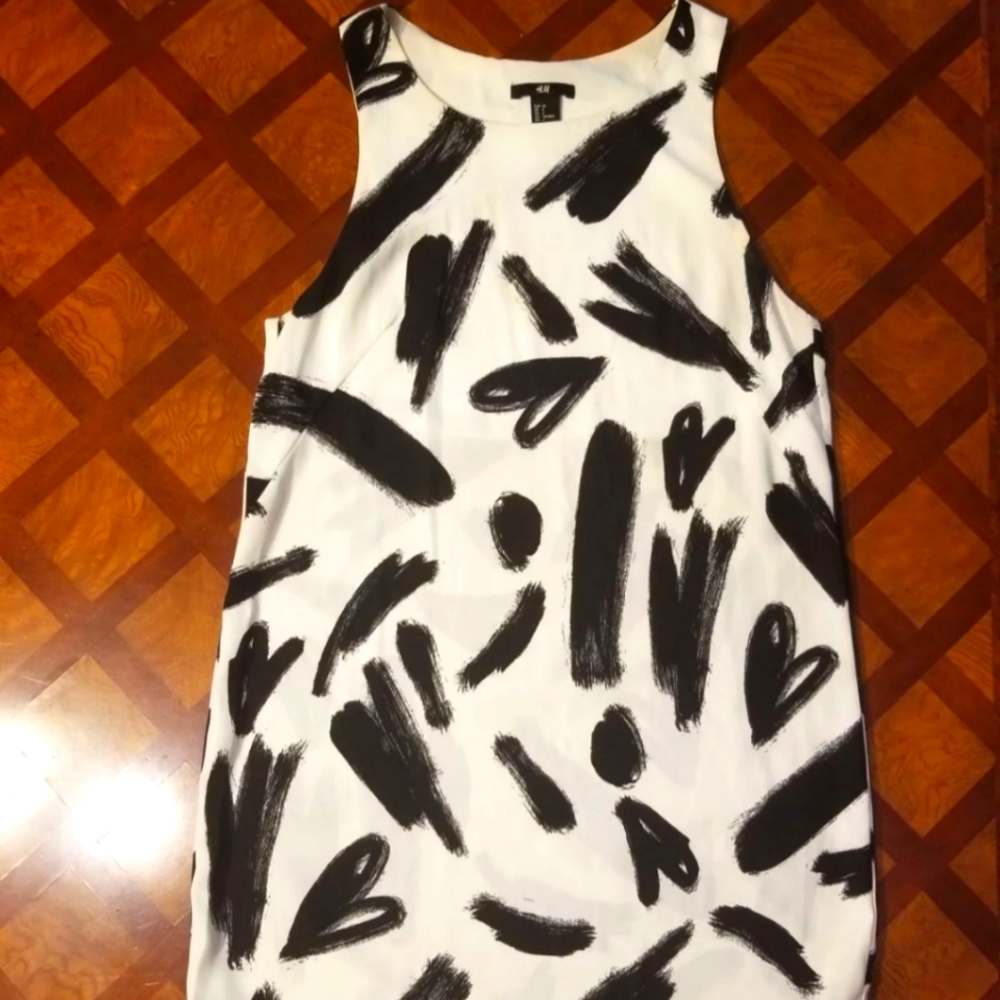 Black & White abstract Heart Tank top knee length Dress - H&M - Size 4 small